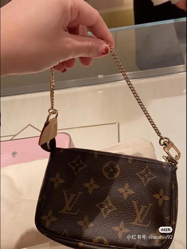 2026122105434688 580